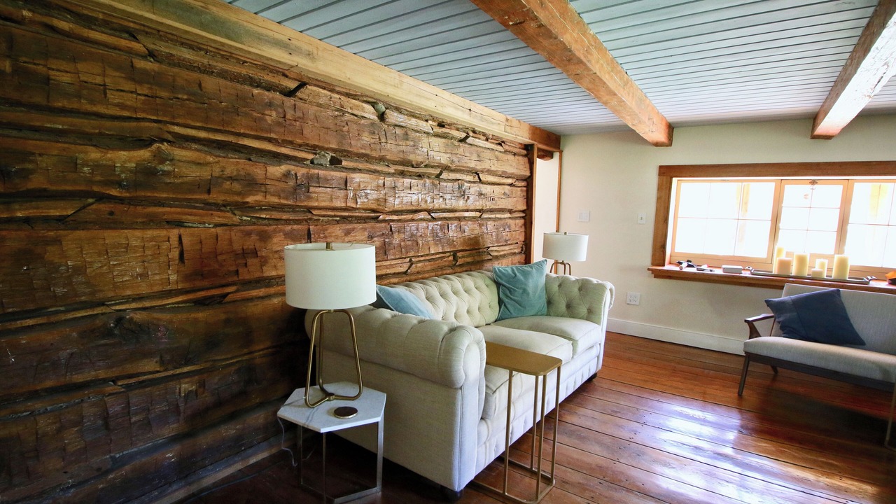 Photo of Livingroom in Town of Olive