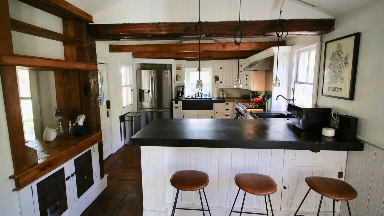 Photo of Kitchen in Town of Olive