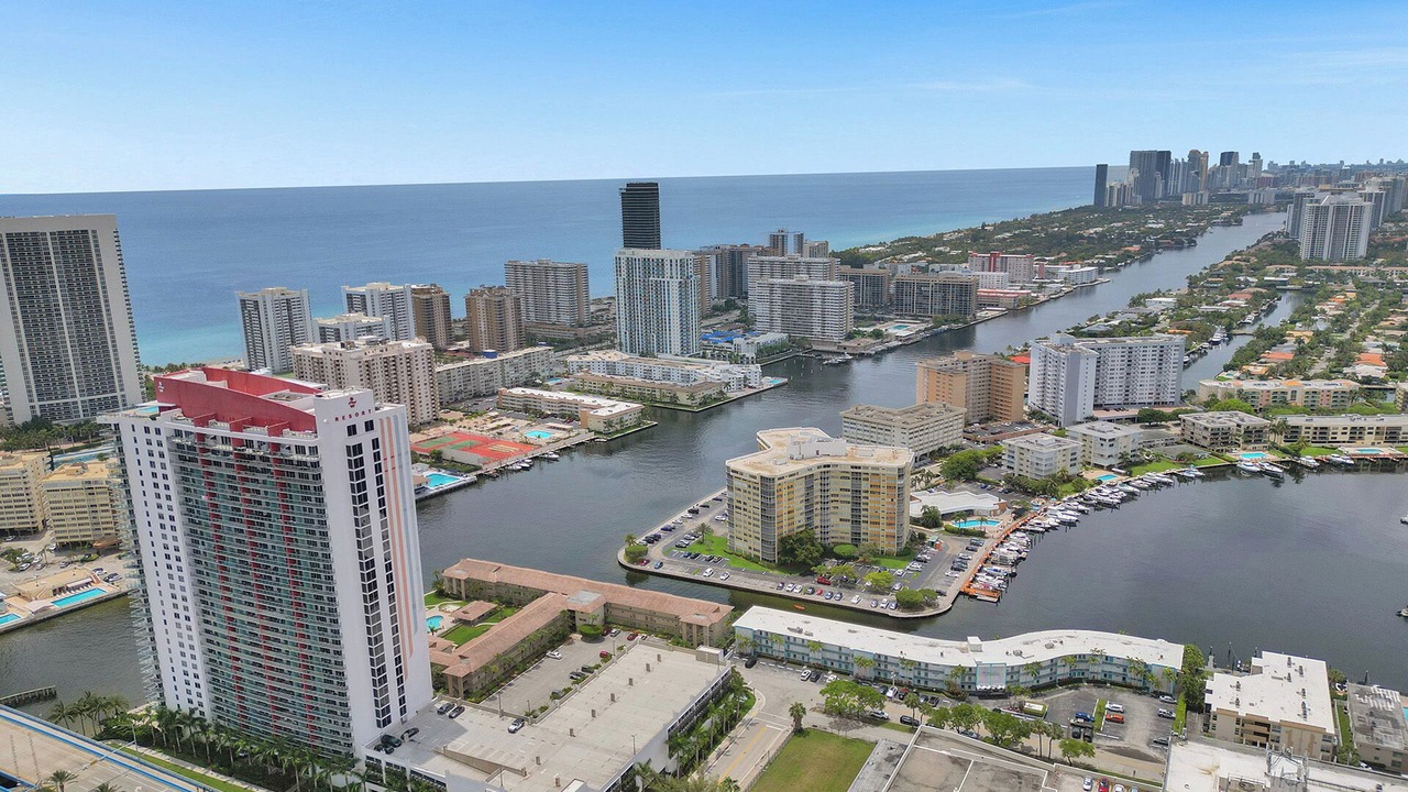 Photo of Outdoor in Hallandale Beach