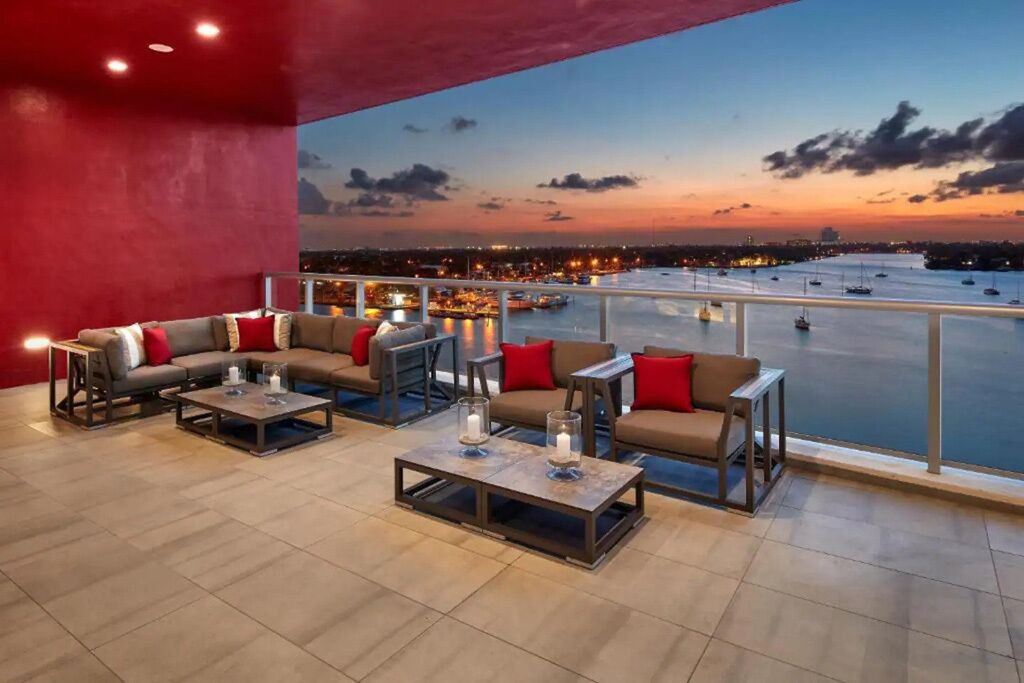 Photo of Outdoor in Hollywood