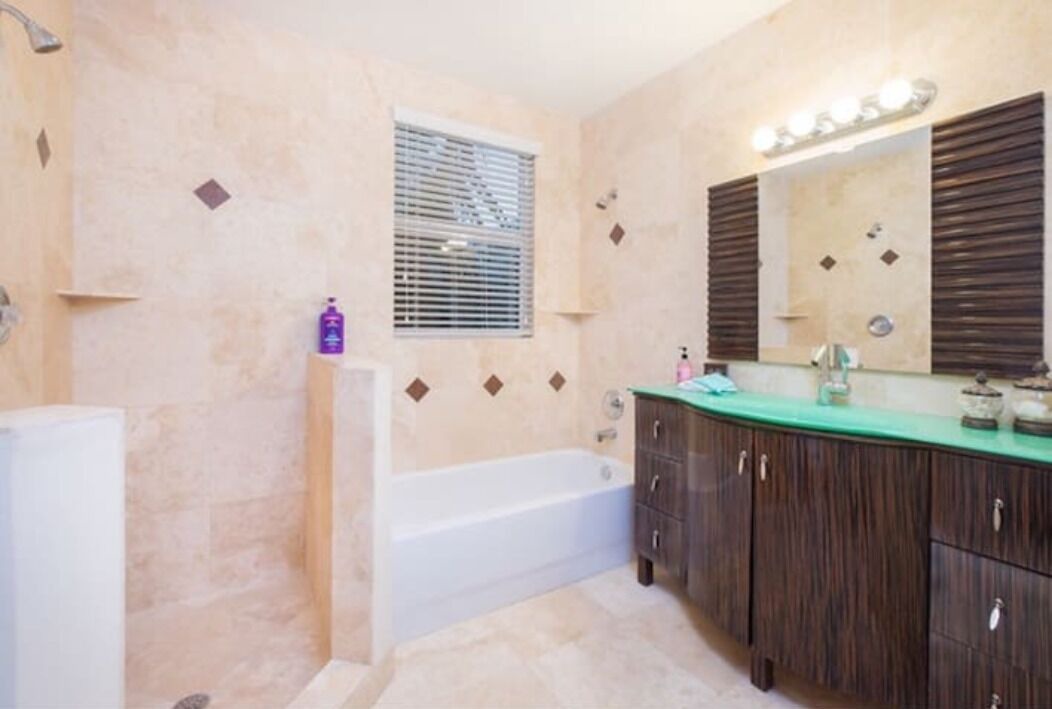 Photo of Bathroom in Harbordale