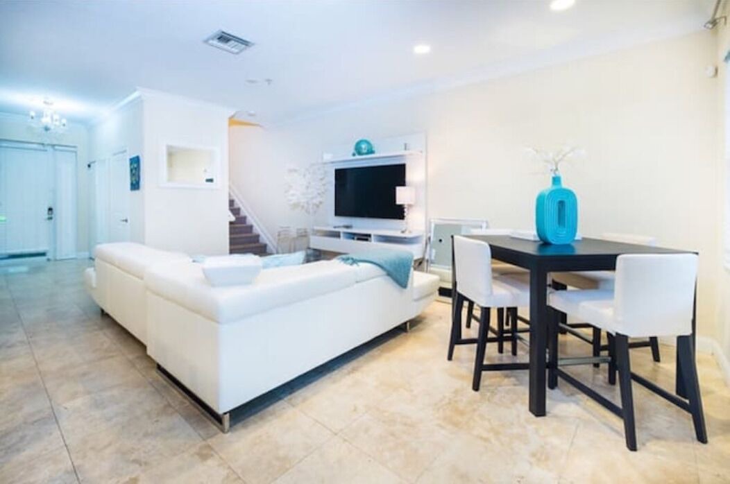 Photo of Livingroom in Harbordale