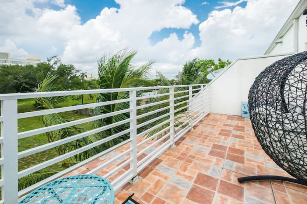 Photo of Patio Balcony in Harbordale