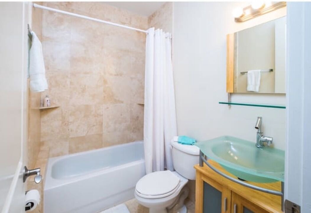 Photo of Bathroom in Harbordale