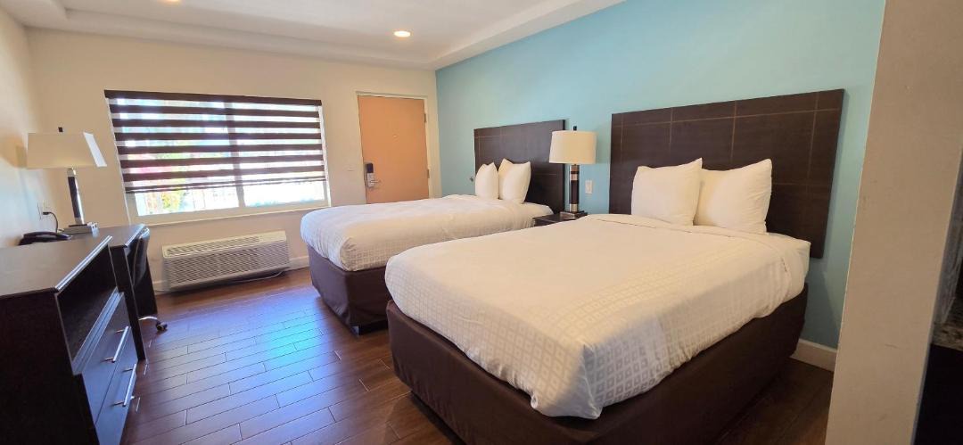 Photo of Bedroom in Hollywood Lakes