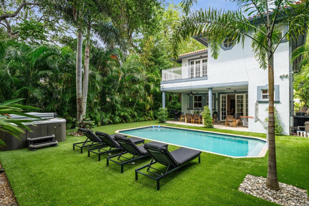 Photo of Others in Miami Shores