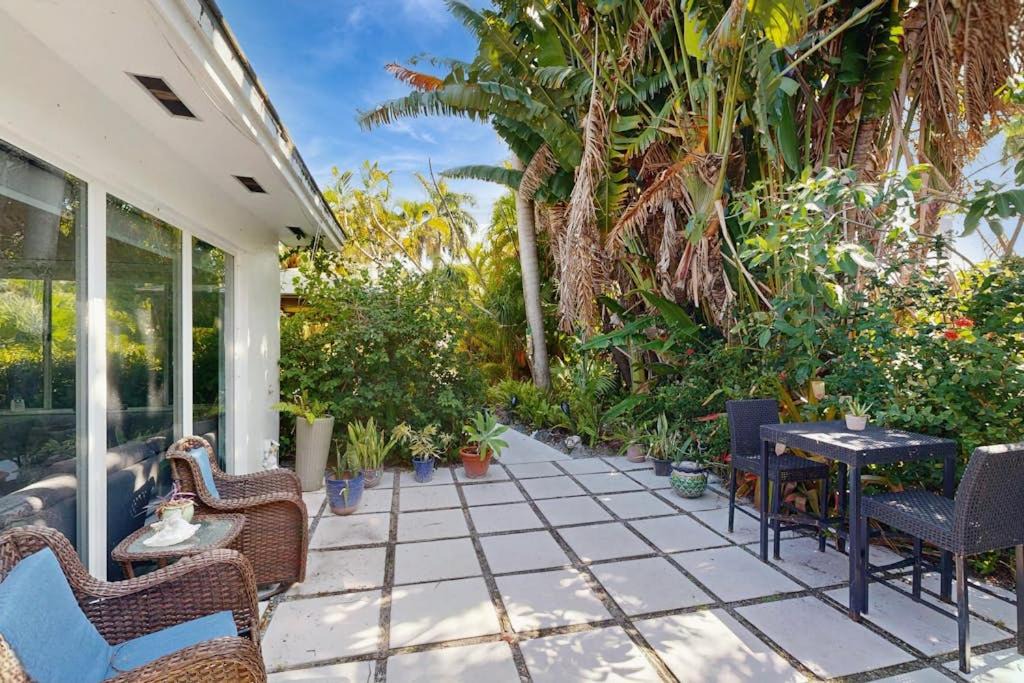 Photo of Patio Balcony in Hollywood Lakes