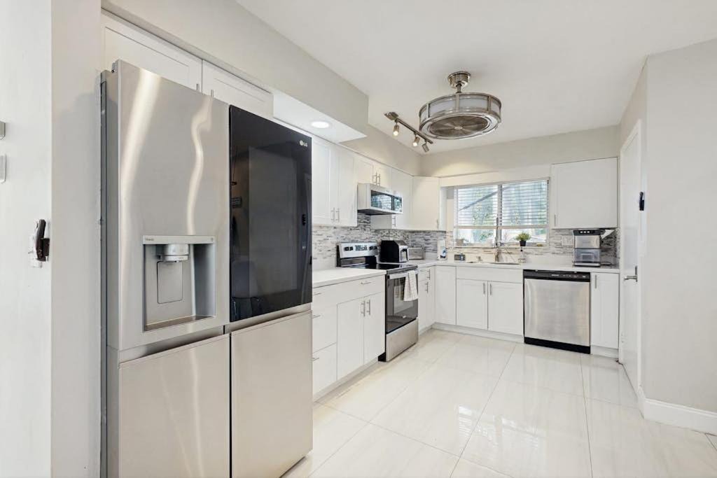 Photo of Kitchen in Hollywood Lakes