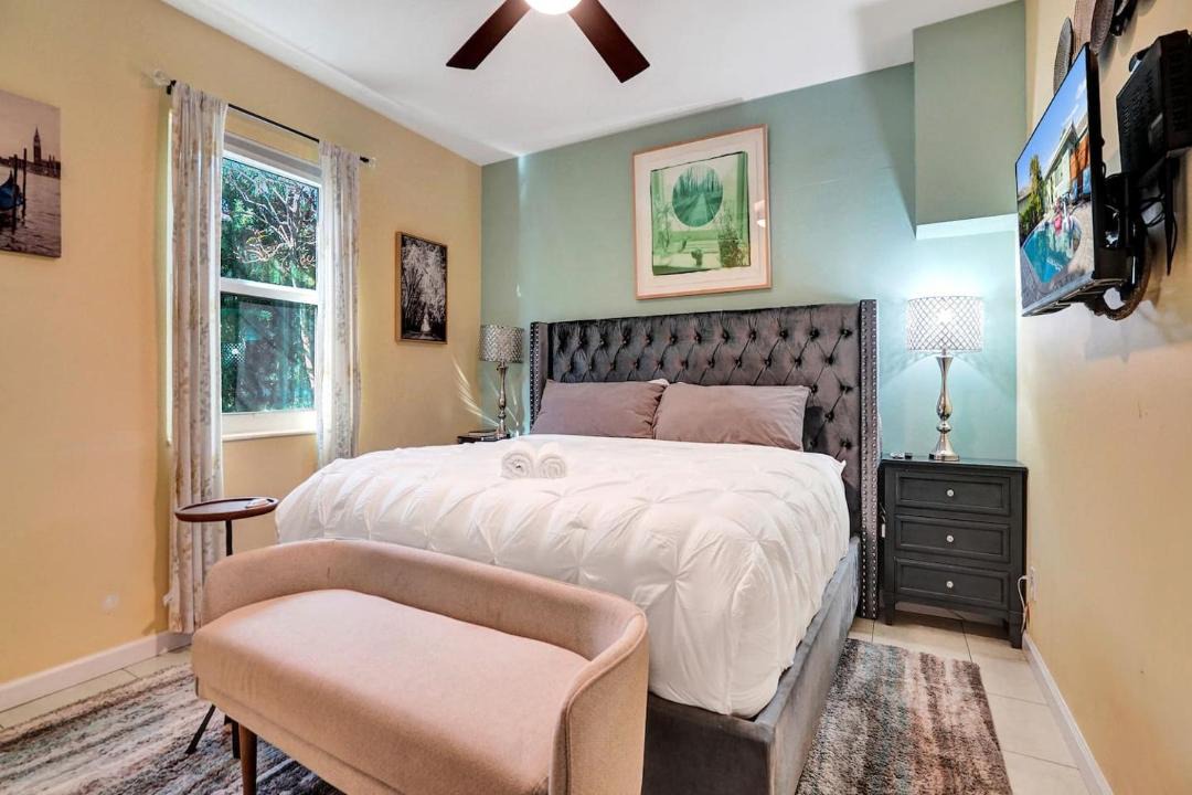 Photo of Bedroom in South Middle River