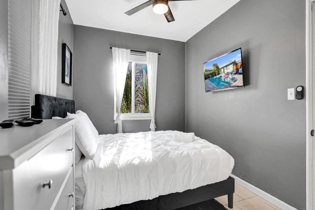 Photo of Bedroom in South Middle River