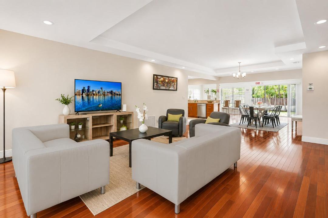 Photo of Livingroom in South Lake