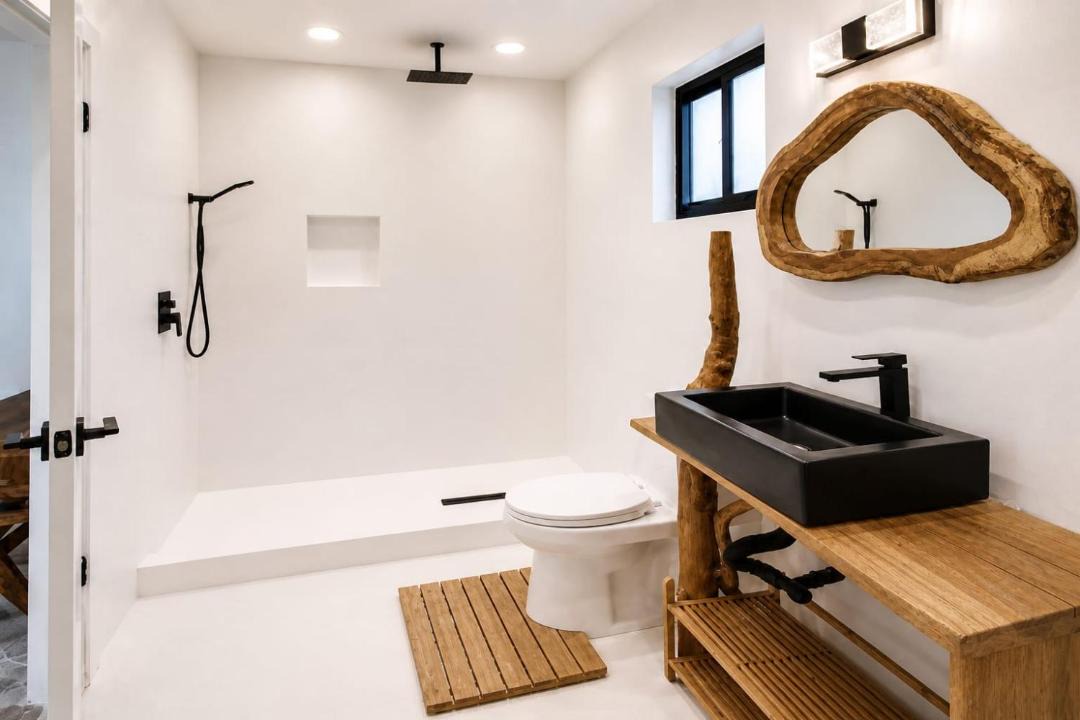 Photo of Bathroom in North Central Hollywood