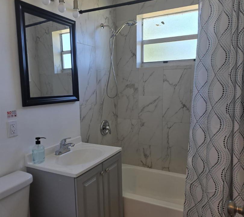 Photo of Bathroom in Hallandale Beach