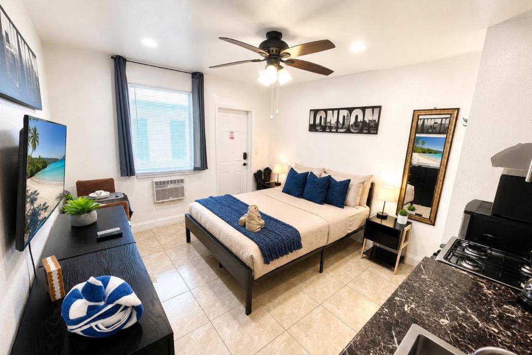 Photo of Bedroom in Hollywood South Central Beach