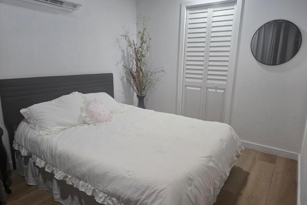 Photo of Bedroom in Hallandale Beach