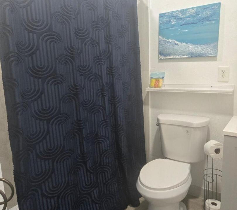 Photo of Bathroom in Hallandale Beach