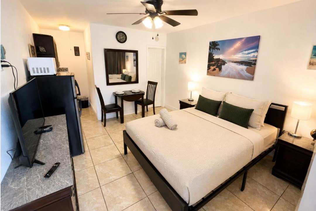 Photo of Bedroom in Hollywood South Central Beach