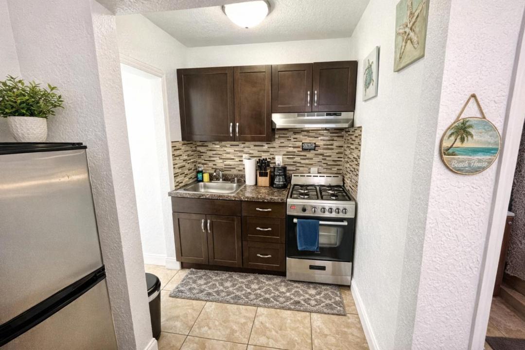 Photo of Kitchen in Hollywood South Central Beach