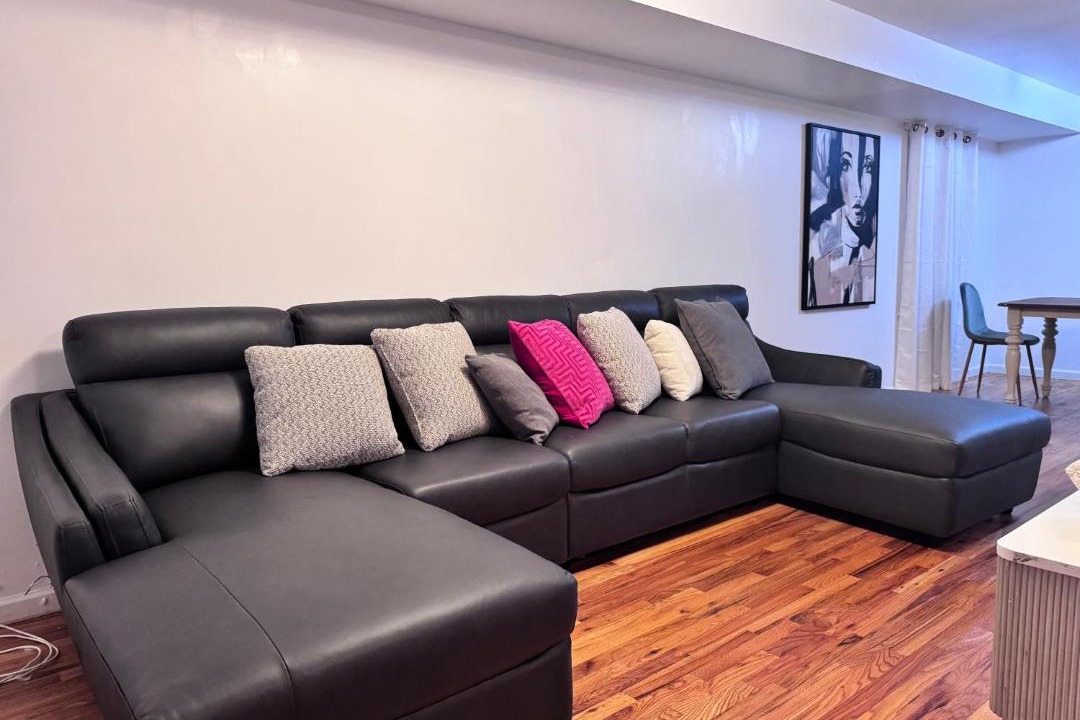 Photo of Livingroom in Forest Hill