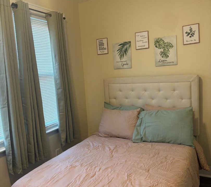 Photo of Bedroom in Lower Vailsburg