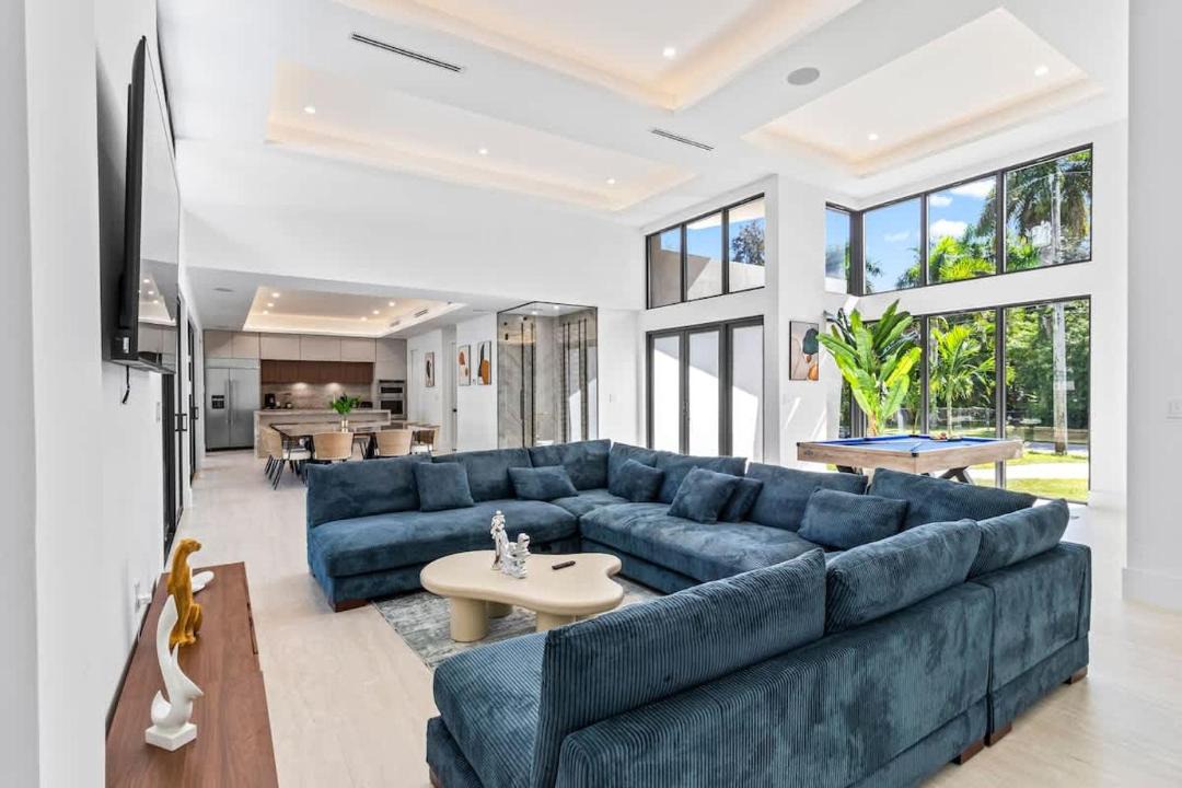 Photo of Livingroom in Golden Glades