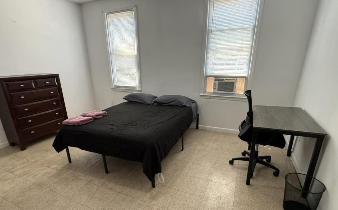 Photo of Bedroom in Perth Amboy