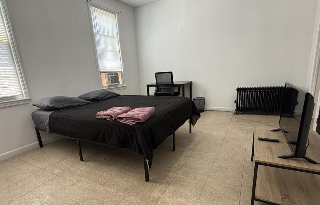 Photo of Bedroom in Perth Amboy