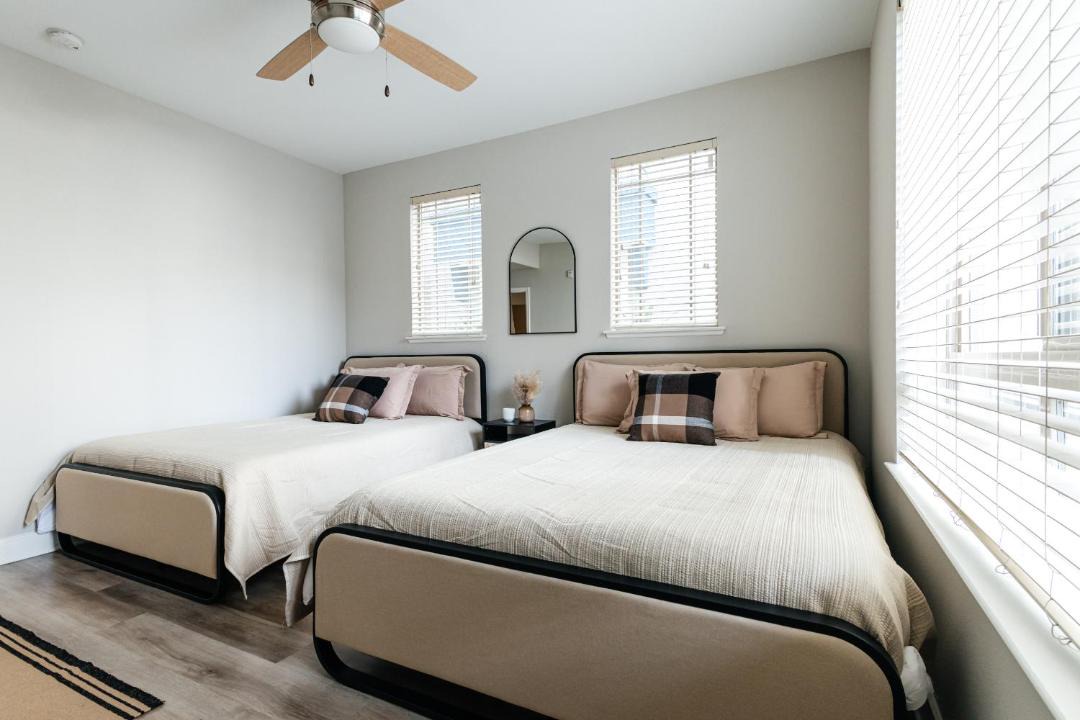 Photo of Bedroom in Warner Center