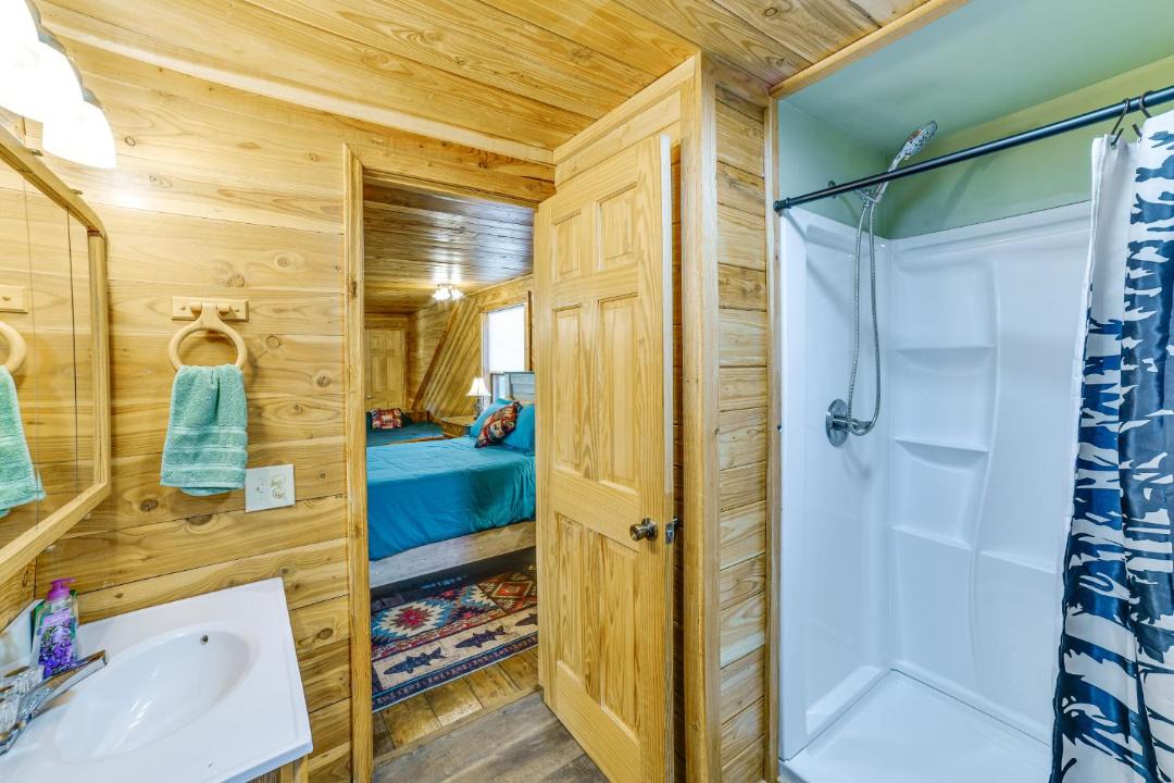 Photo of Bathroom in Scottsburg
