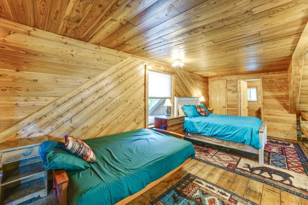 Photo of Bedroom in Scottsburg