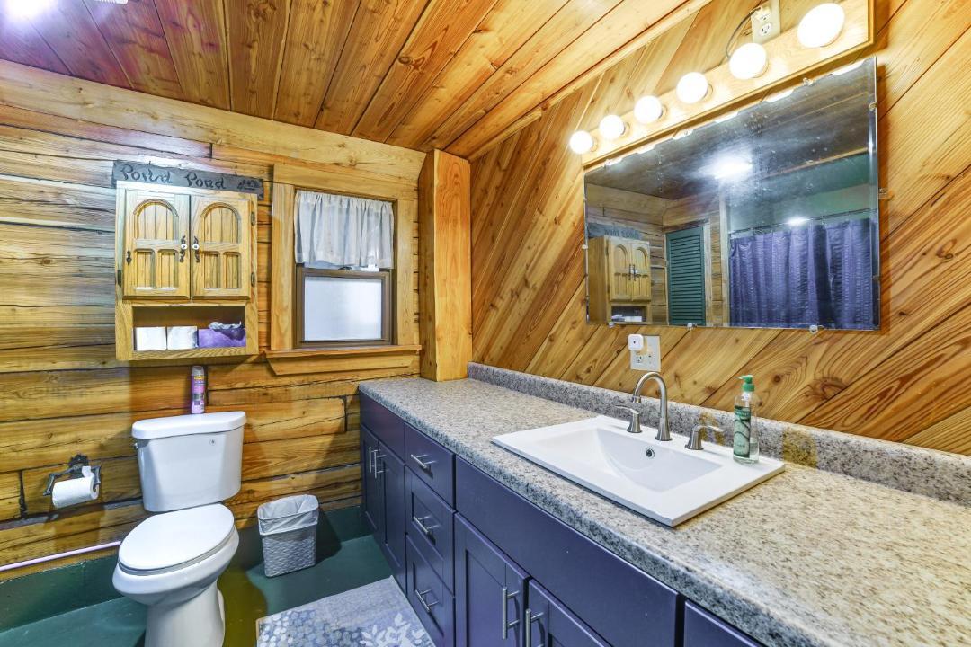 Photo of Bathroom in Scottsburg