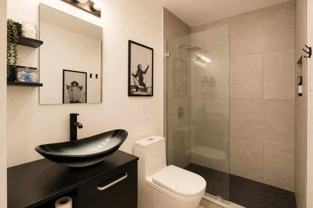 Photo of Bathroom in Central Fort Lauderdale