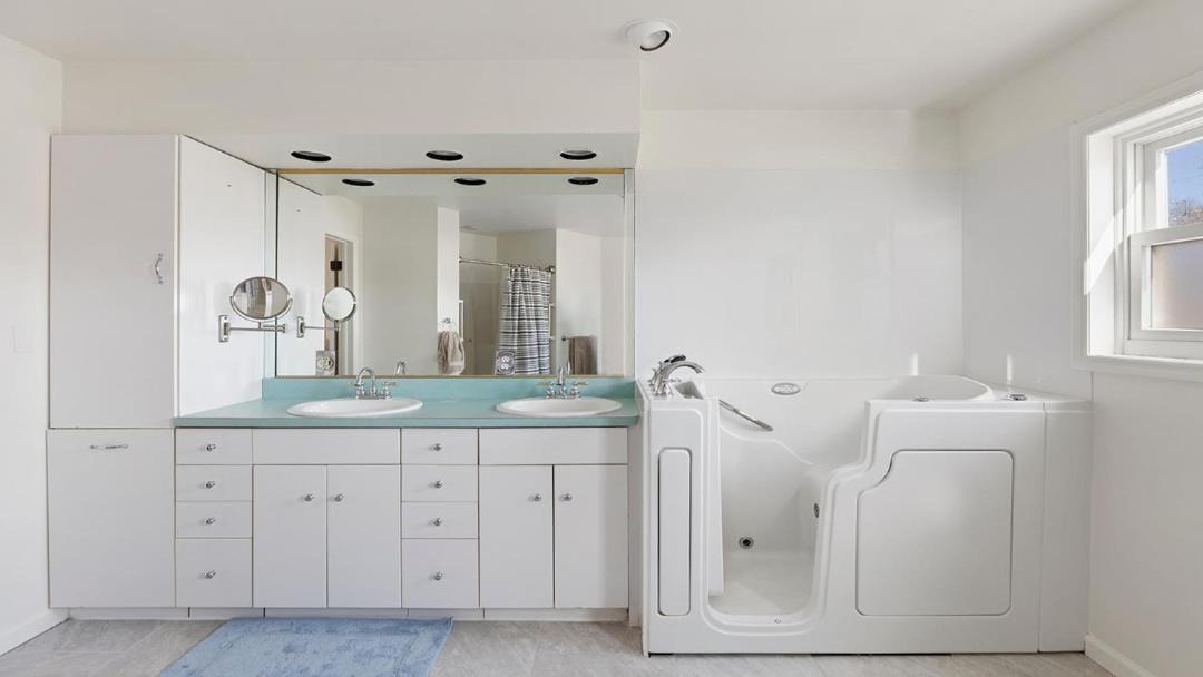 Photo of Bathroom in Village Green