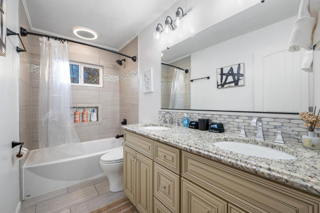 Photo of Bathroom in Geyser Crest