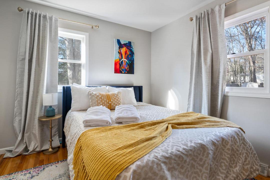 Photo of Bedroom in Geyser Crest