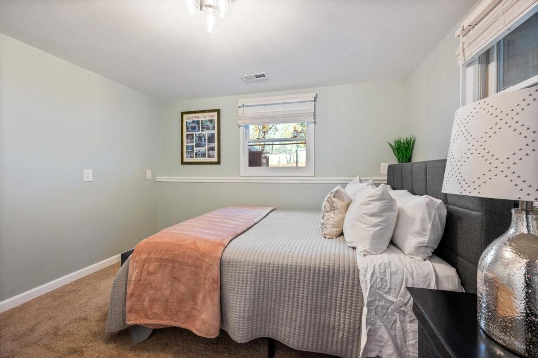 Photo of Bedroom in Geyser Crest