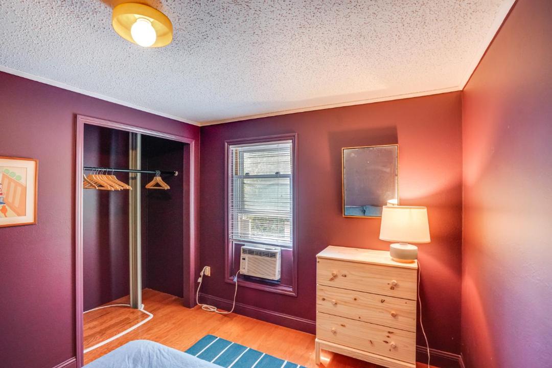 Photo of Bedroom in Hollowville