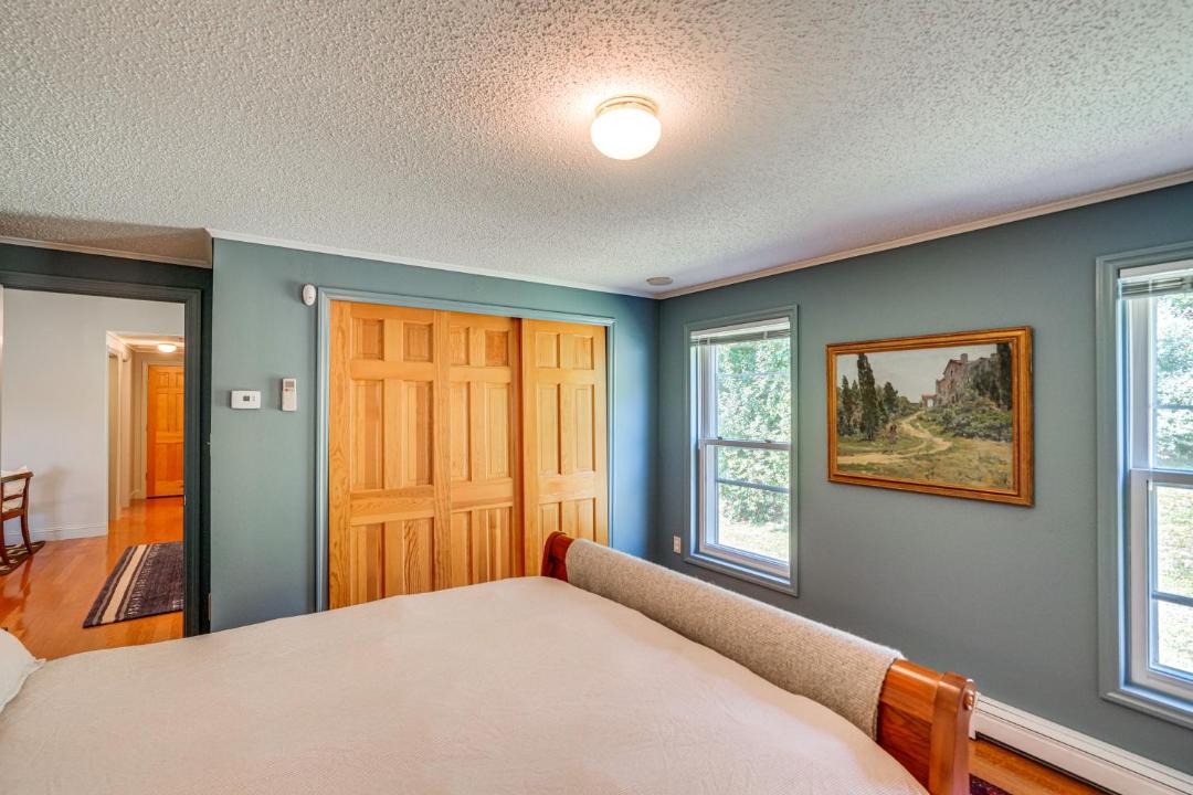 Photo of Bedroom in Hollowville