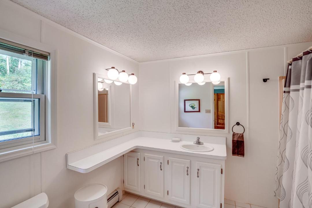 Photo of Bathroom in Hollowville