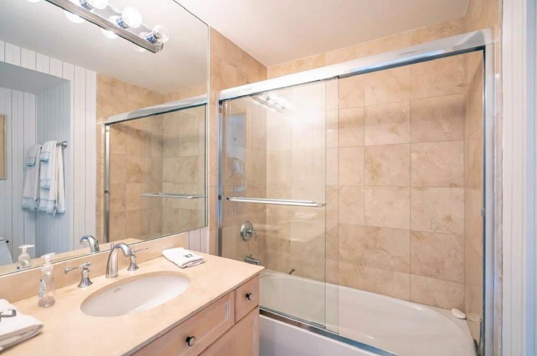 Photo of Bathroom in Galt Mile