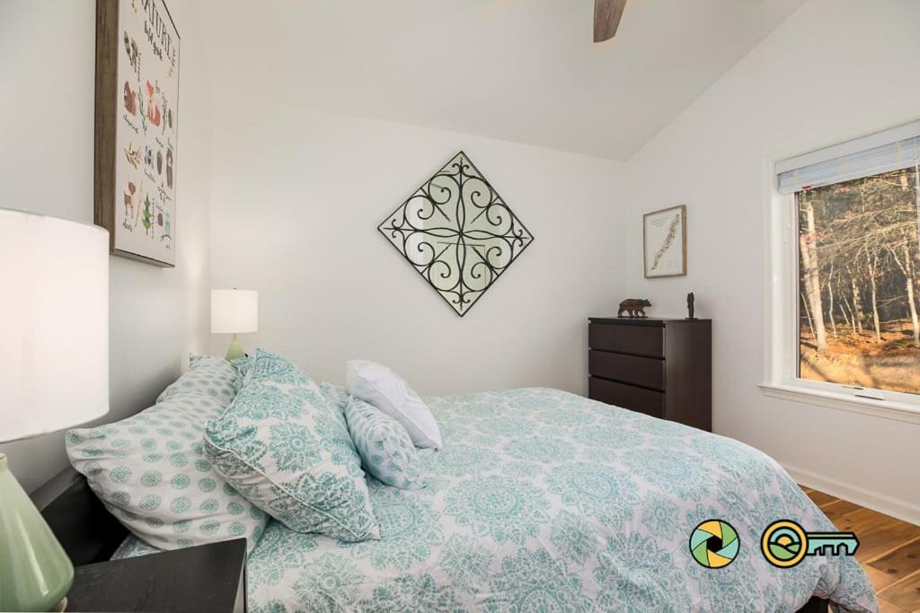 Photo of Bedroom in Basye