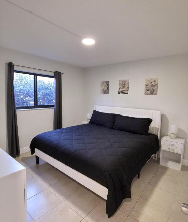 Photo of Bedroom in North Central Hollywood