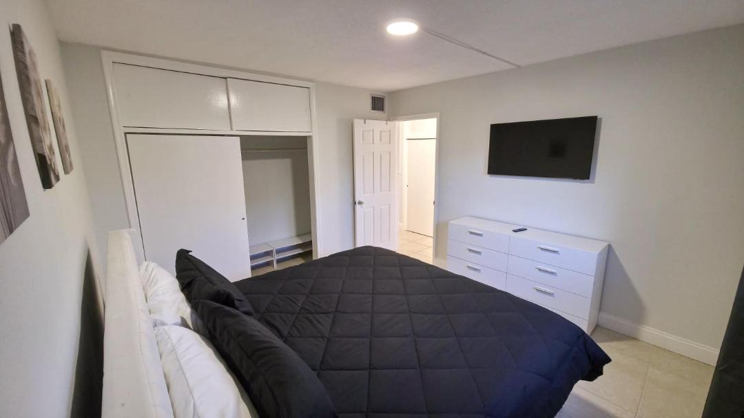 Photo of Bedroom in North Central Hollywood