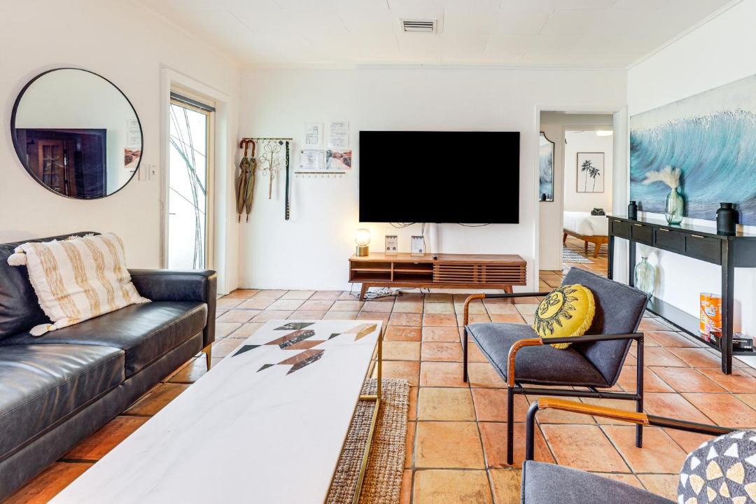 Photo of Livingroom in Edgewood