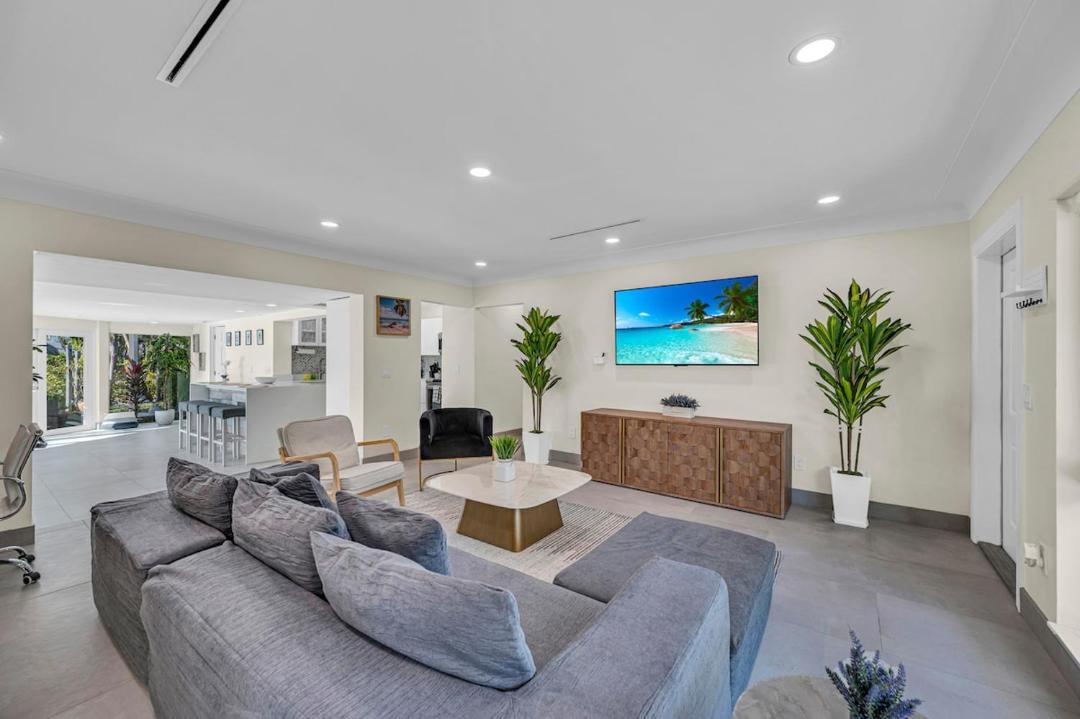 Photo of Livingroom in Garden Isles