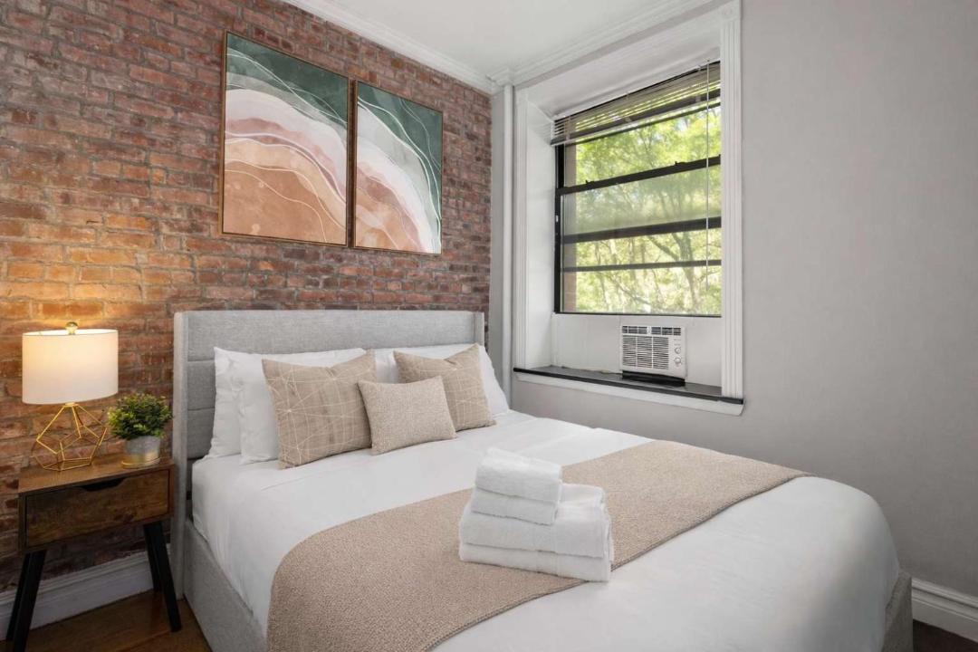 Photo of Bedroom in Tudor City