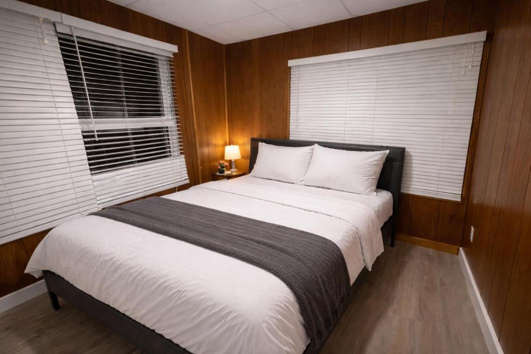 Photo of Bedroom in Royal Poinciana