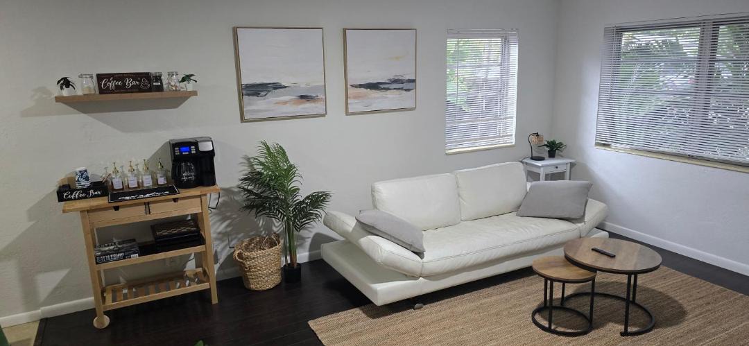 Photo of Livingroom in North Central Hollywood