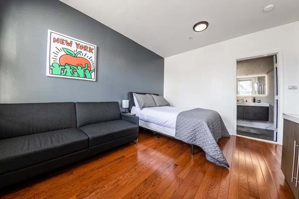 Photo of Bedroom in Union City