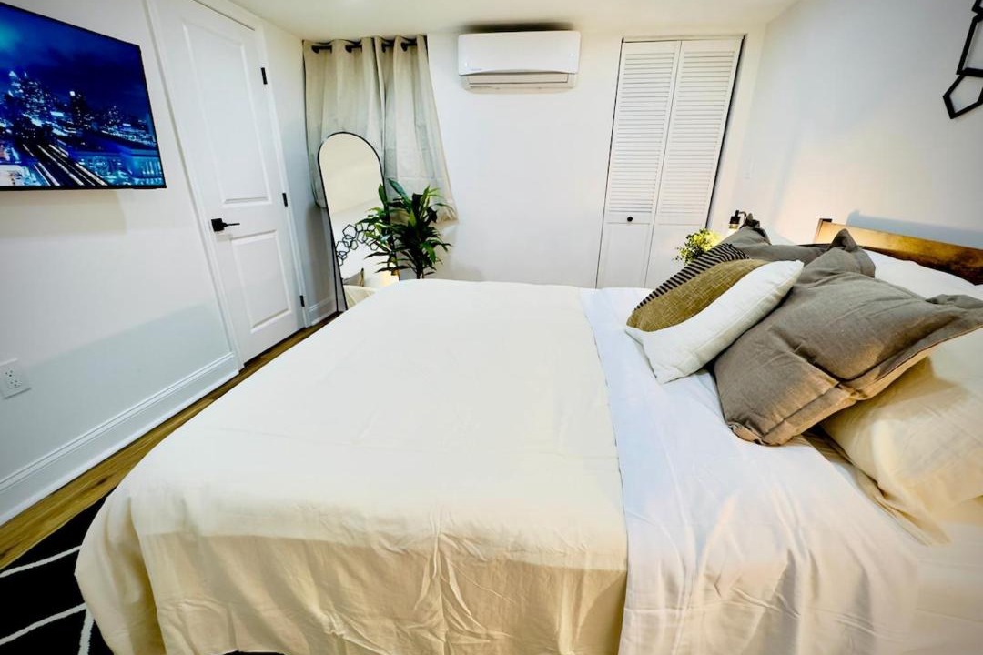 Photo of Bedroom in Foxcroft Square